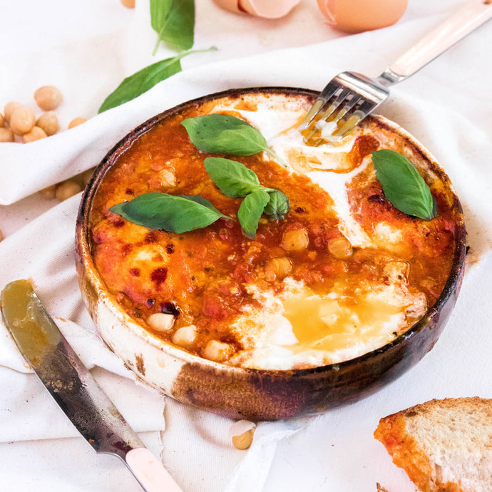 Baked eggs with chickpeas